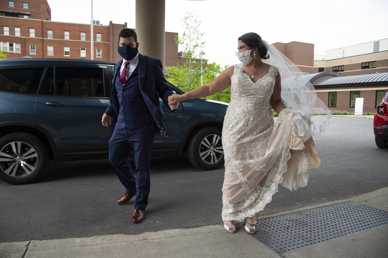 Samaritan staffer, Army vet wed, donate their reception food to healthcare workers